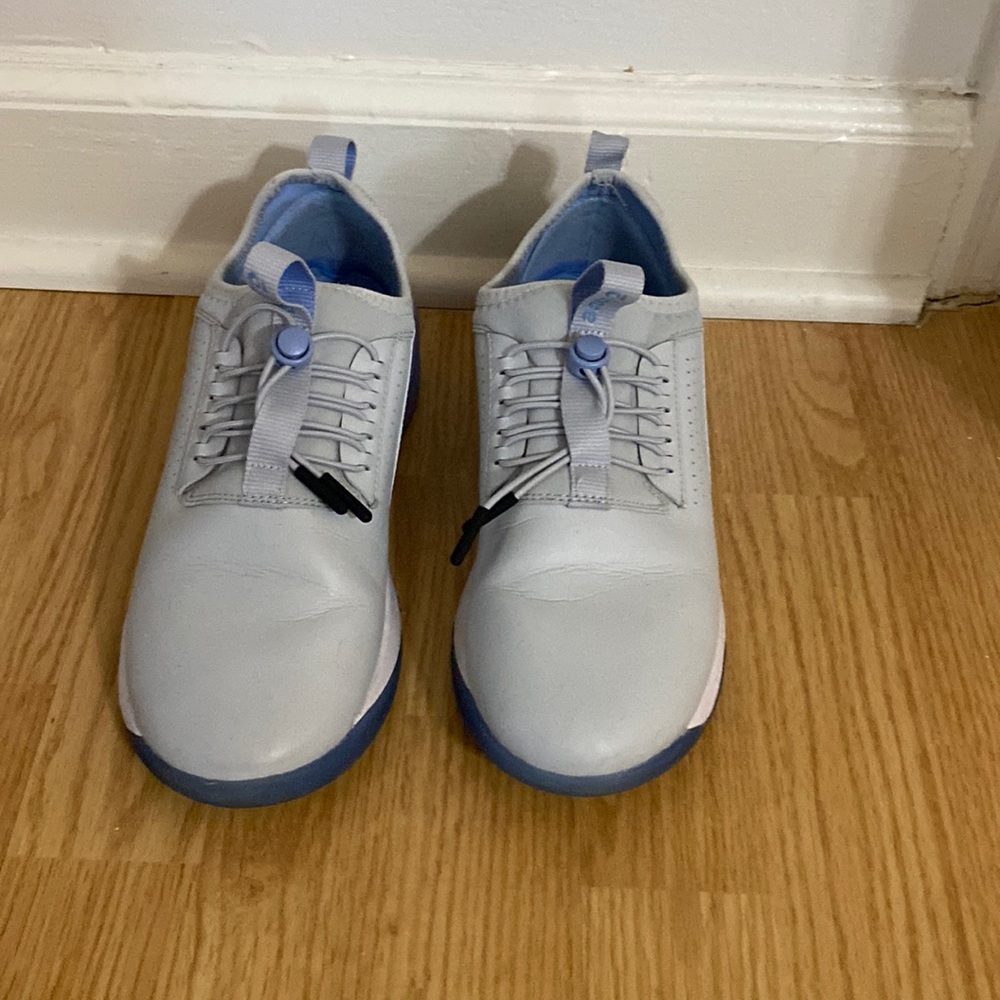 Clove Nursing Shoes
